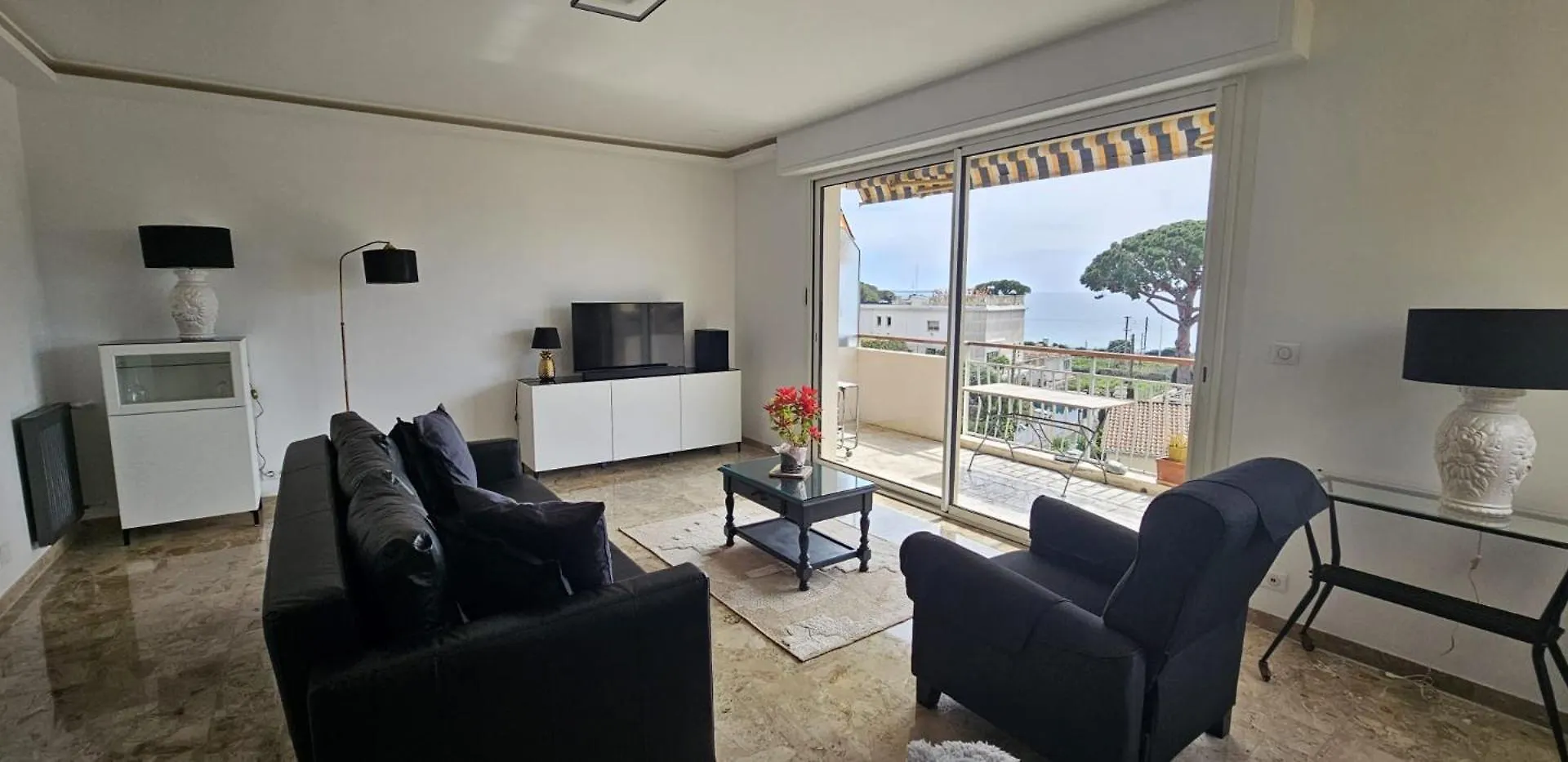 Cannes 4 Pieces 3 Chambres 3 Salles De Bains 6 Couchages Vue Mer, 100 M Des Plages