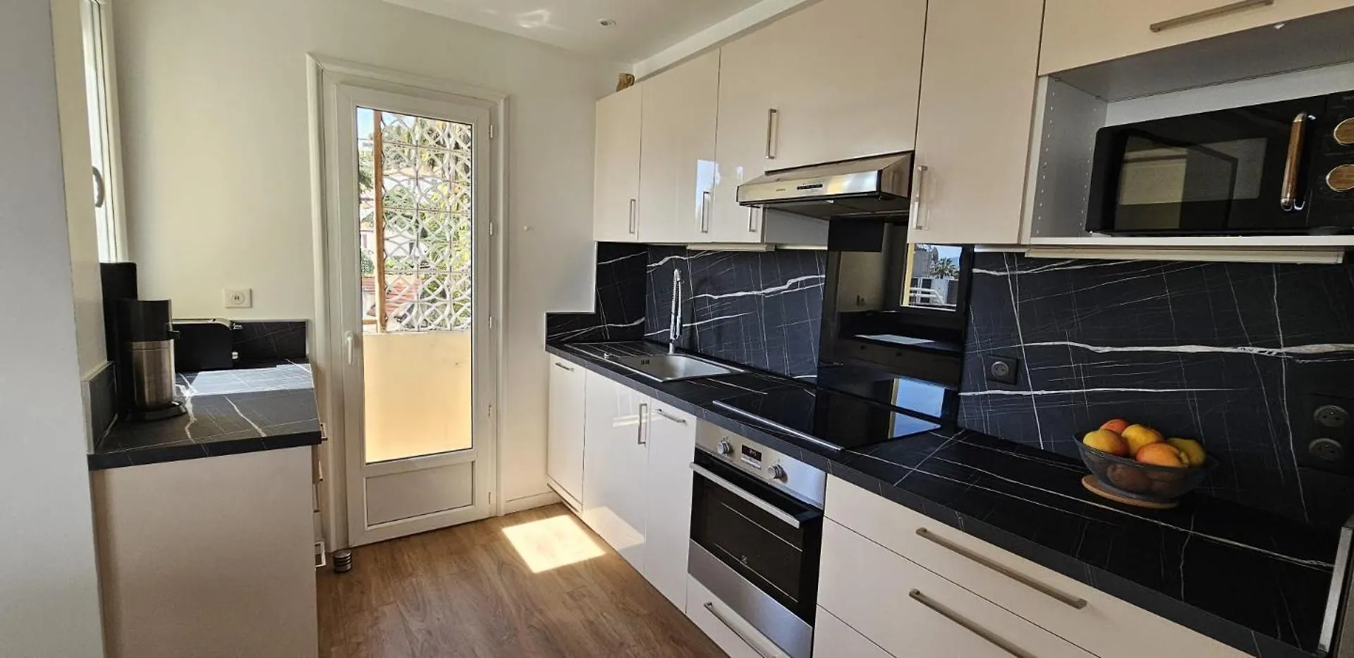 Cannes 4 Pieces 3 Chambres 3 Salles De Bains 6 Couchages Vue Mer, 100 M Des Plages