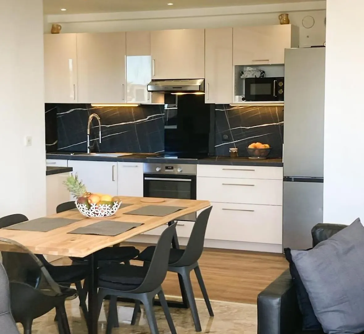 Apartment Cannes 4 Pieces 3 Chambres 3 Salles De Bains 6 Couchages Vue Mer, 100 M Des Plages